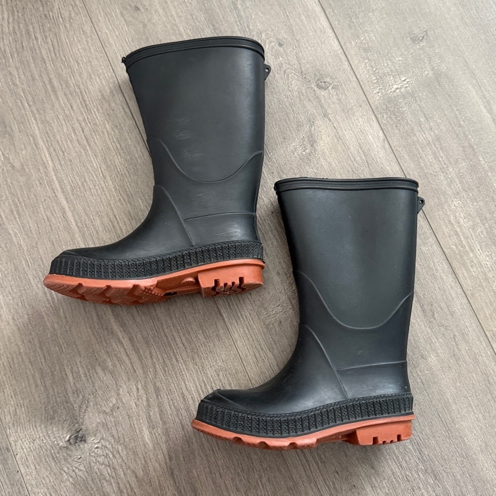 Black and Orange Rain Boots size 9 - Picture 2 of 7